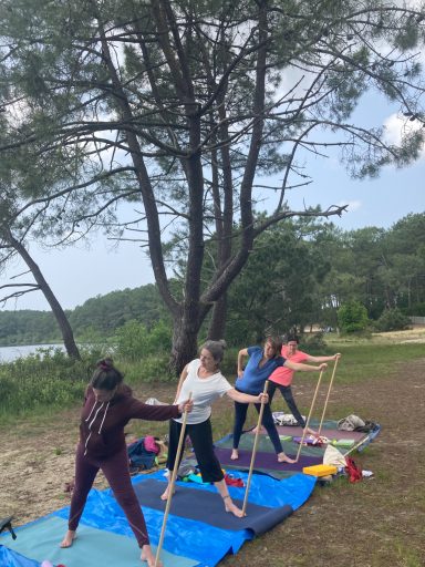 Yoga en pleine nature Posture du triangle en yoga
